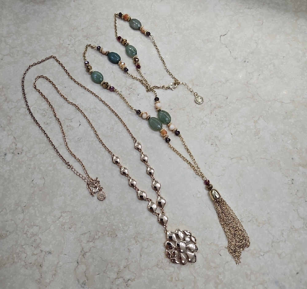 Elegant Gold and Green Necklace Set